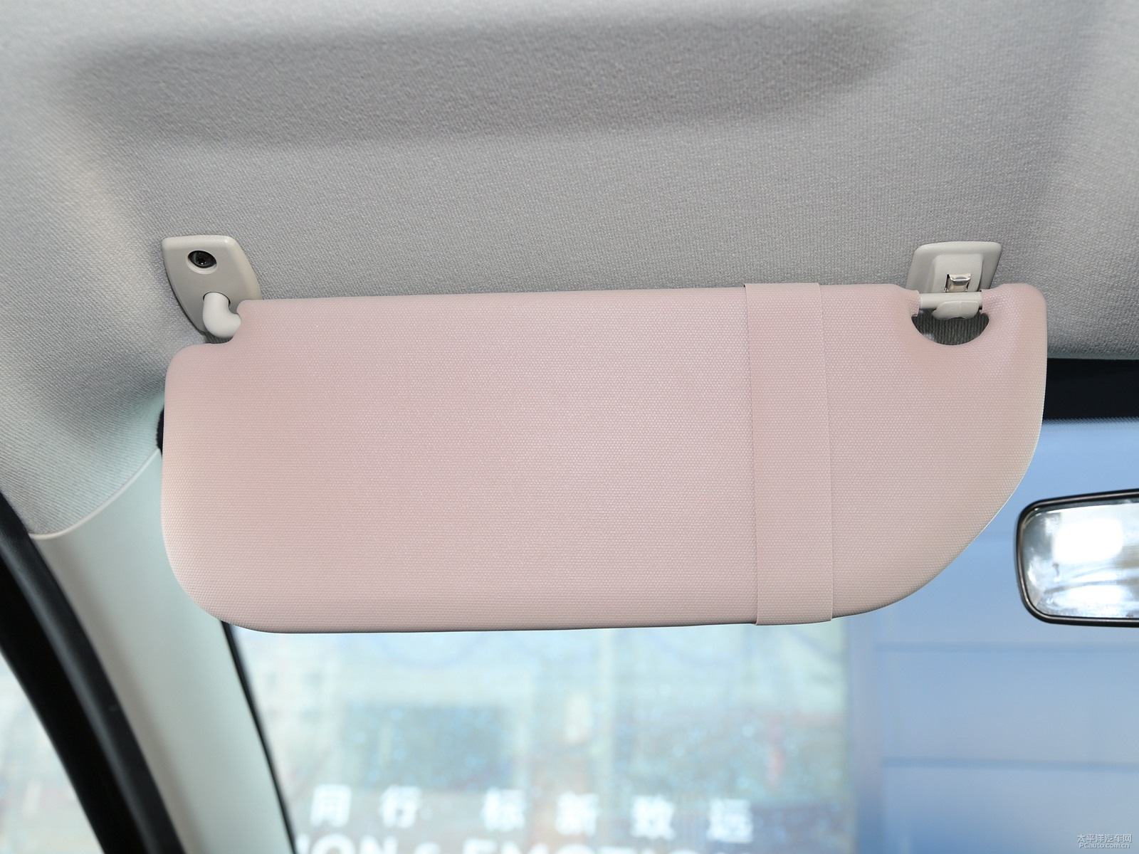 琥珀棕標(biāo)致301車廂內(nèi)飾圖片