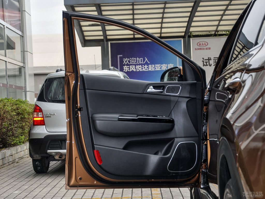 青銅金起亞KX5車廂內(nèi)飾圖片