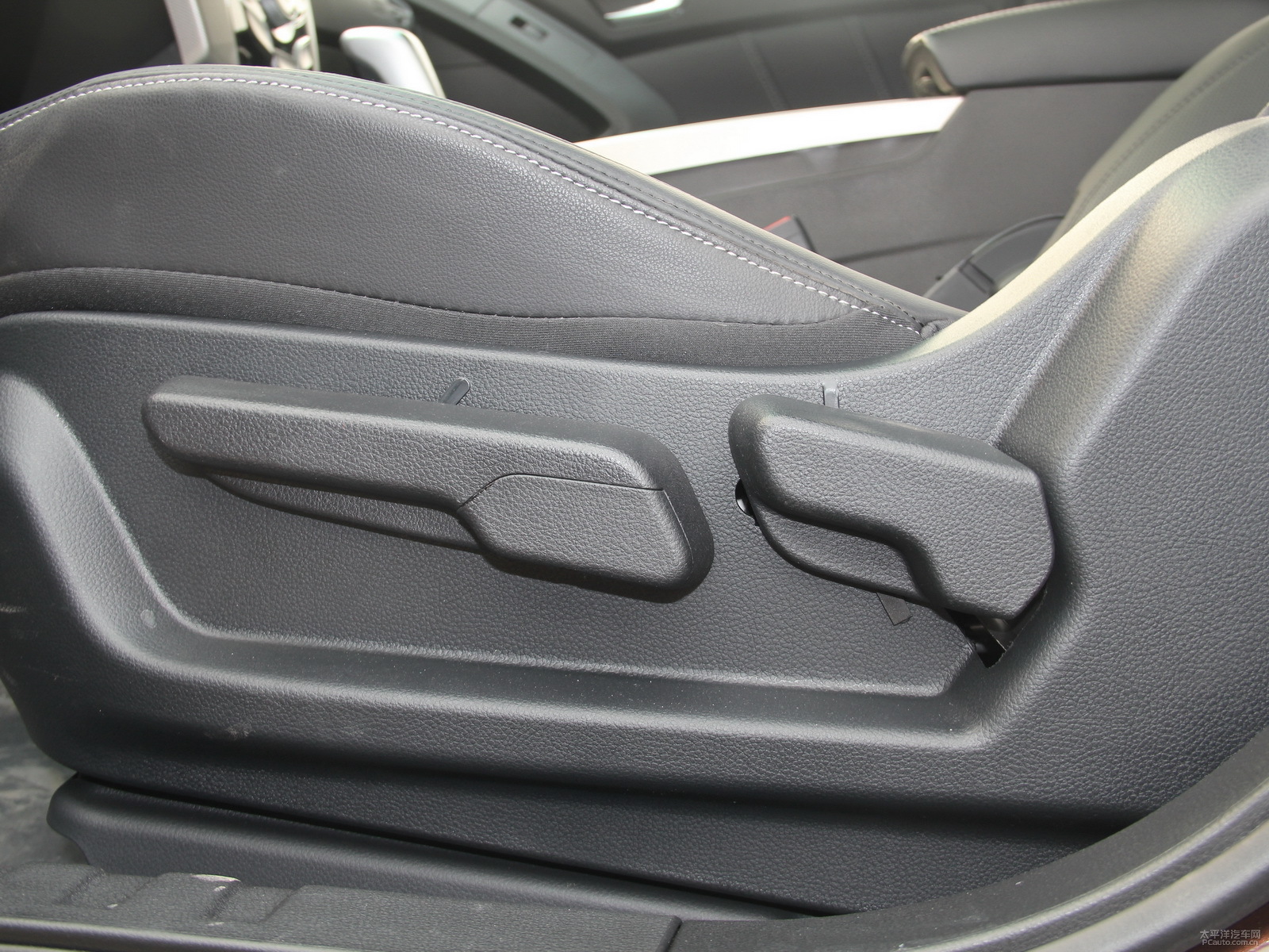 ǹ̴{ǽ݃(yu)6 SUV΃(ni)DƬ