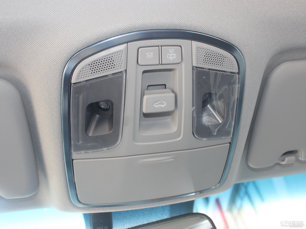 珍珠白途勝L車廂內(nèi)飾圖片