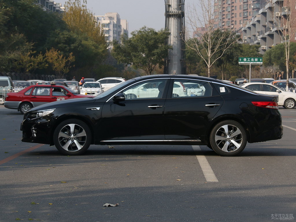 極光黑起亞K5凱酷整車外觀外觀圖片