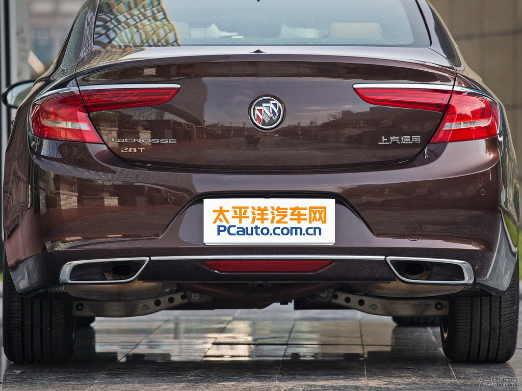 紫檀紅君越車(chē)尾外觀圖片
