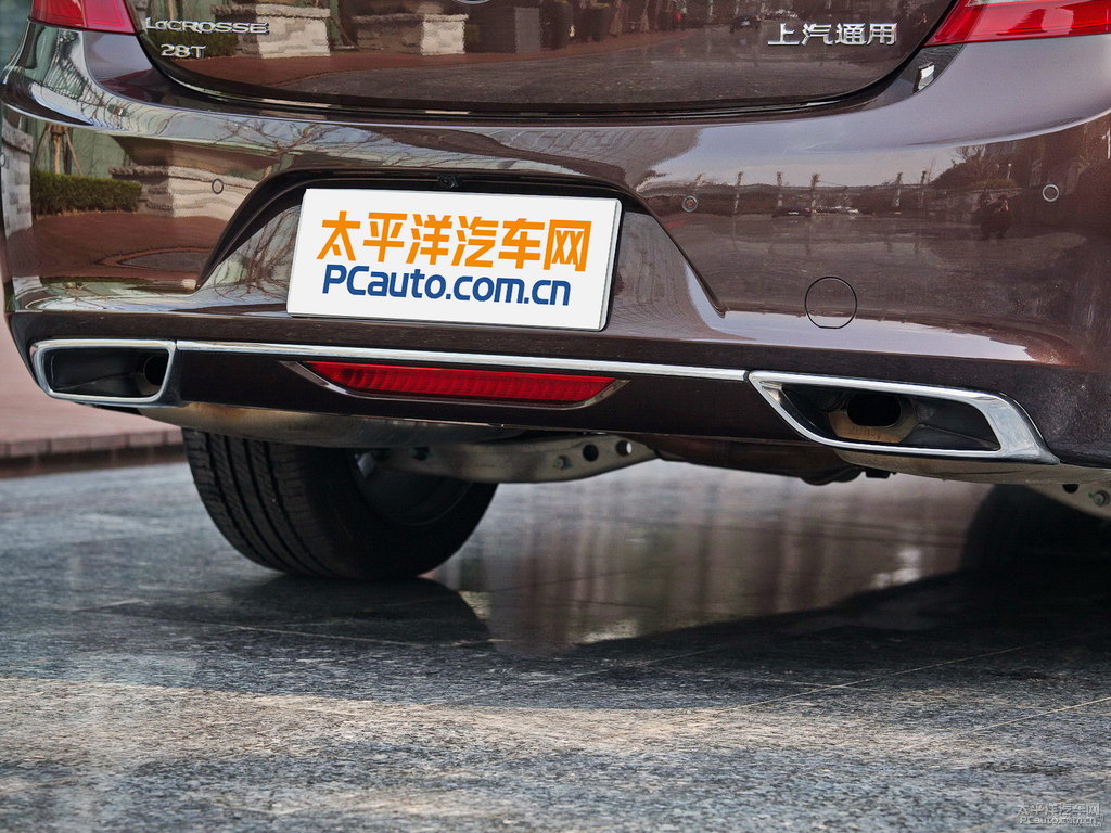 紫檀紅君越車(chē)尾外觀圖片