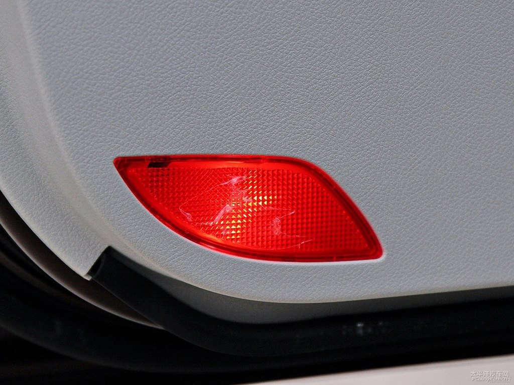 云母紅新帝豪車廂內(nèi)飾圖片