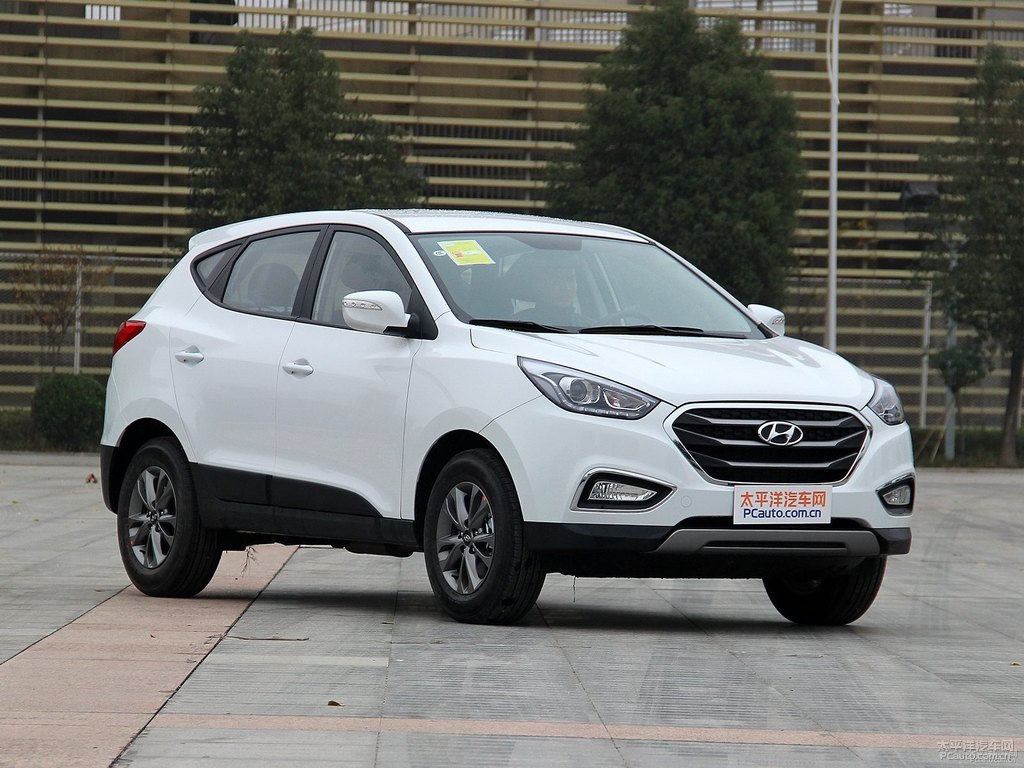瑩白北京現(xiàn)代ix35整車外觀外觀圖片