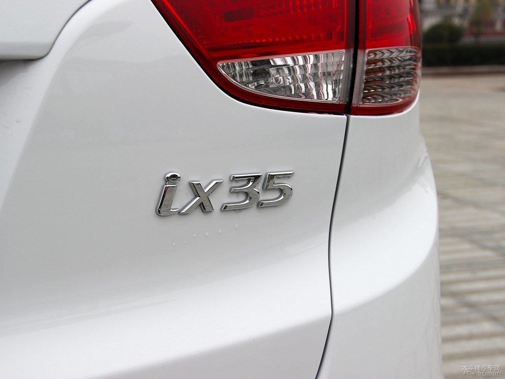 瑩白北京現(xiàn)代ix35車尾外觀圖片