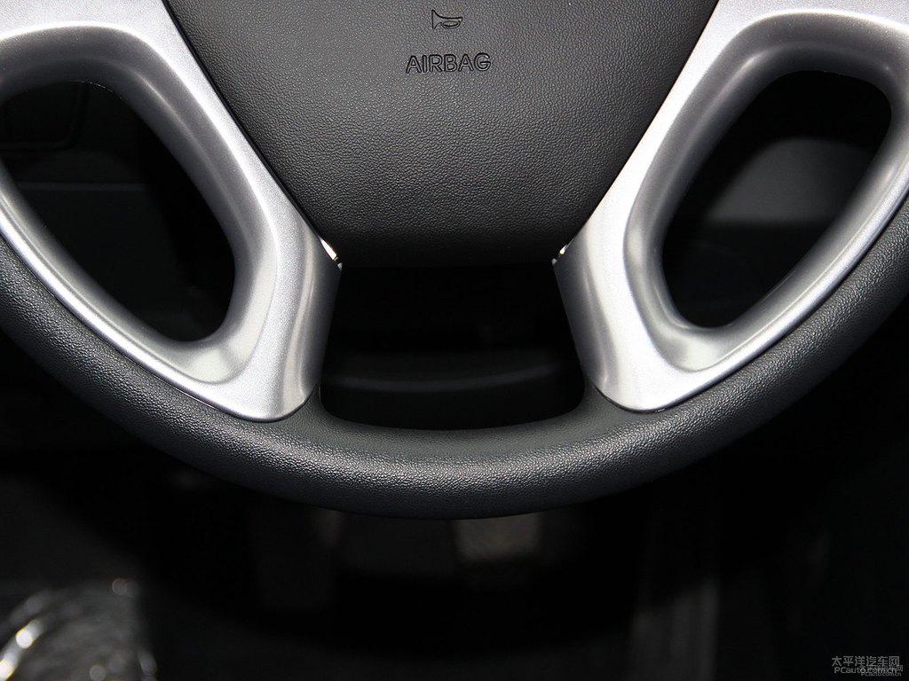 瑩白北京現(xiàn)代ix35中控內(nèi)飾圖片