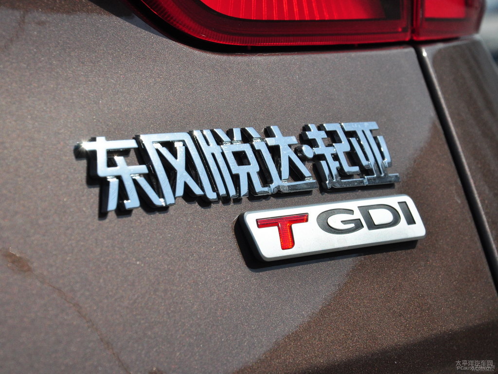咖啡棕起亞KX5車尾外觀圖片