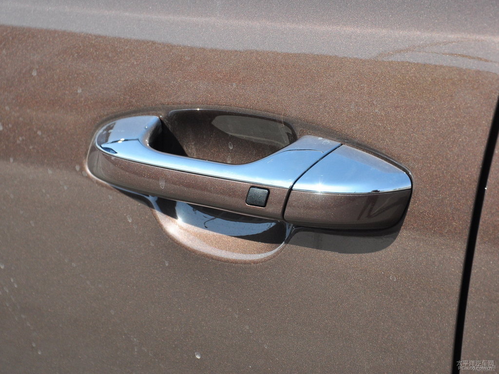 咖啡棕起亞KX5車身外觀圖片