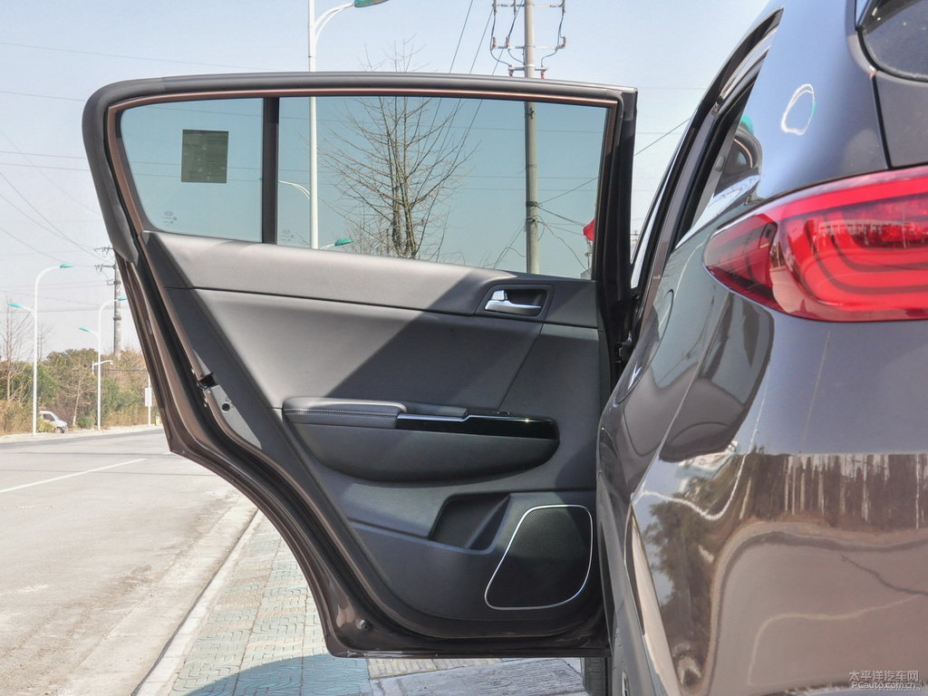 咖啡棕起亞KX5車廂內飾圖片