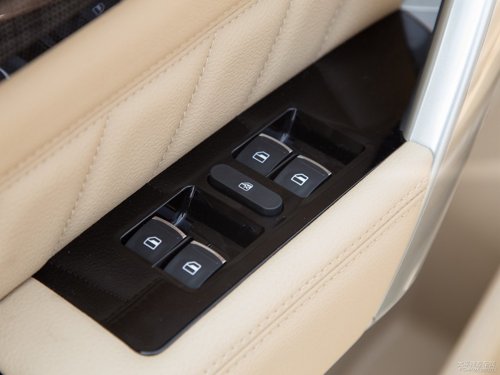 摩登灰哈弗H2車廂內(nèi)飾圖片