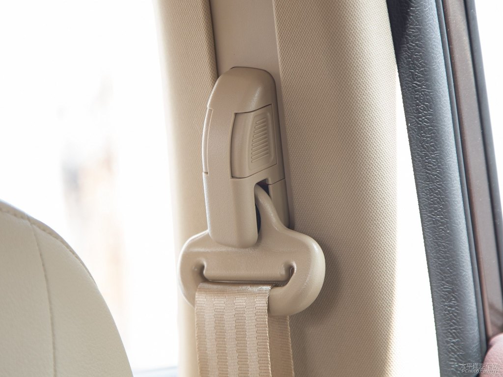 摩登灰哈弗H2車廂內(nèi)飾圖片