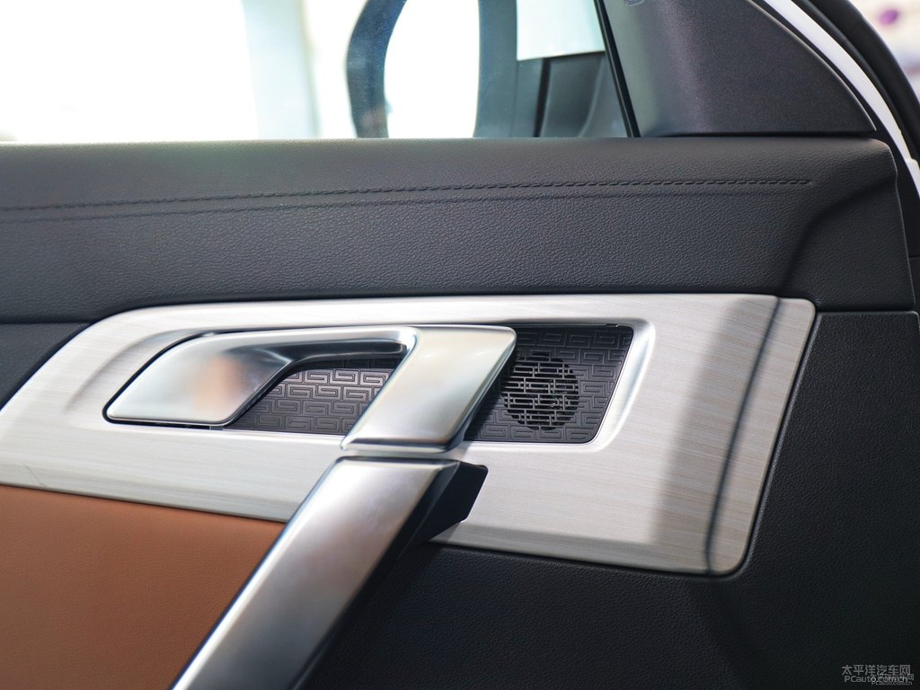 漢玉白博越車廂內飾圖片