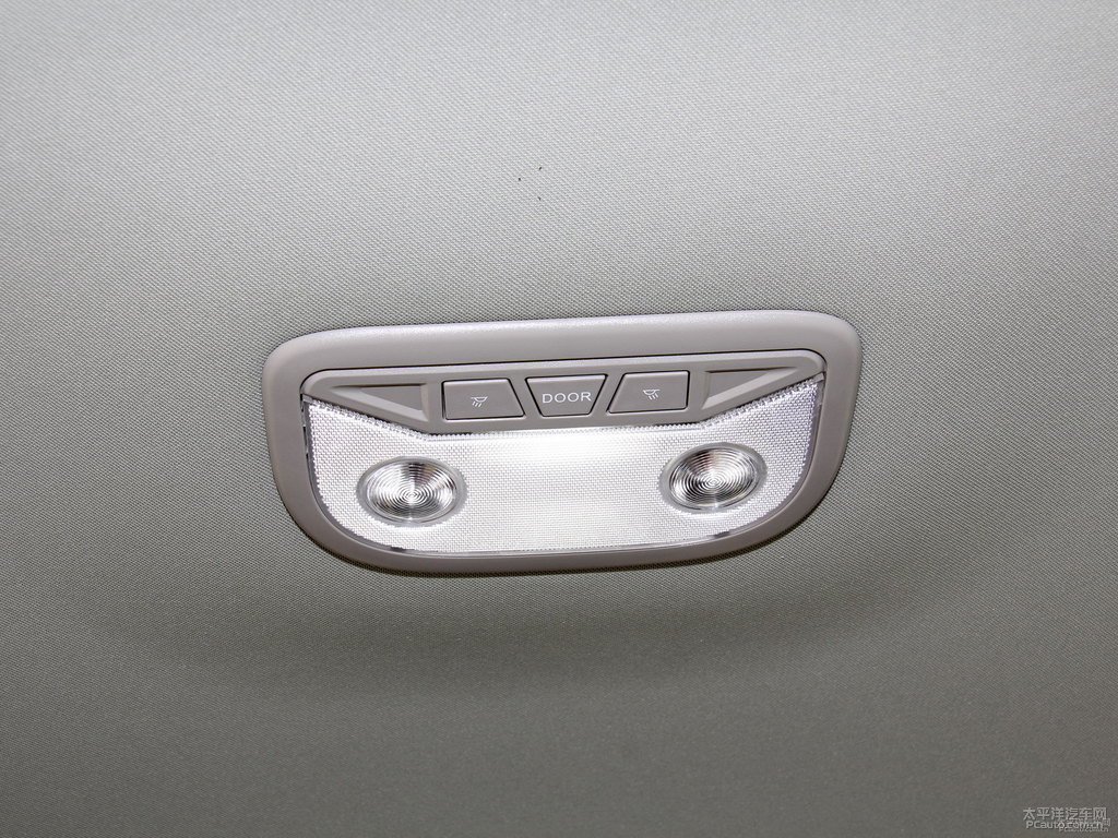 冰晶白新帝豪車廂內(nèi)飾圖片