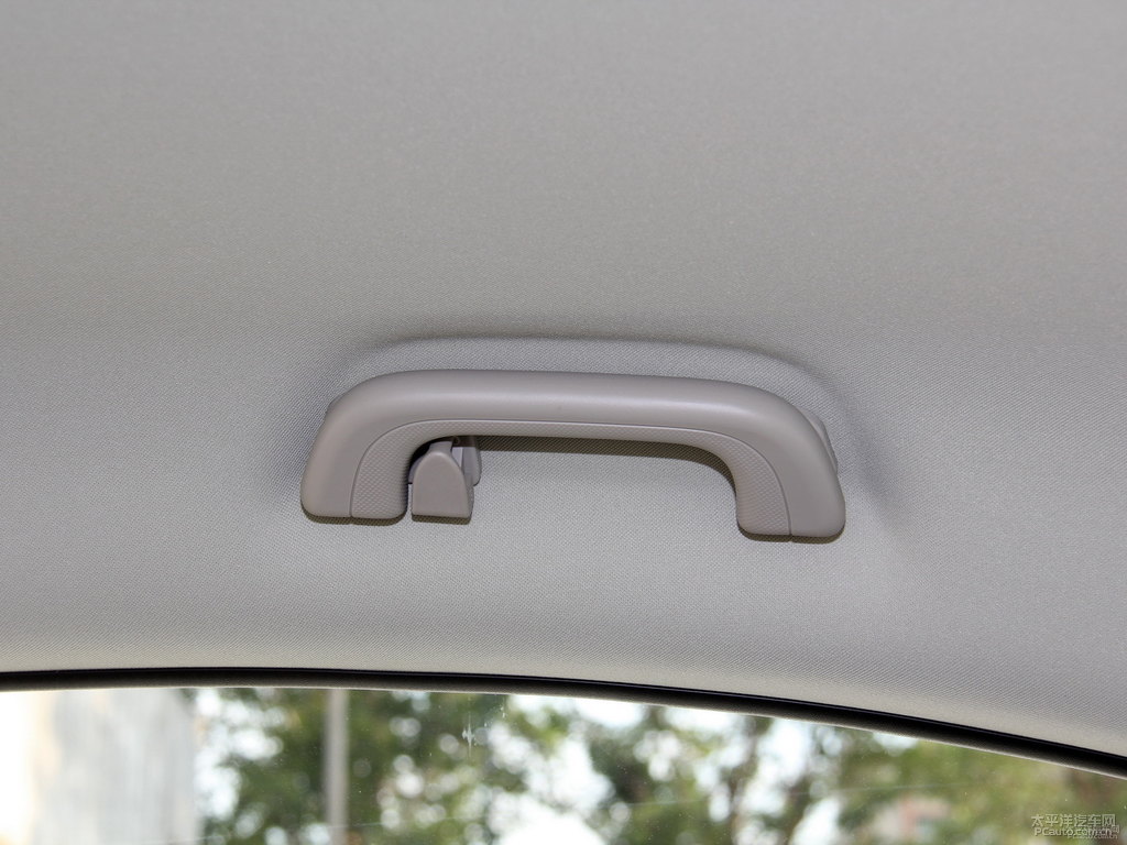 冰晶白新帝豪車廂內(nèi)飾圖片