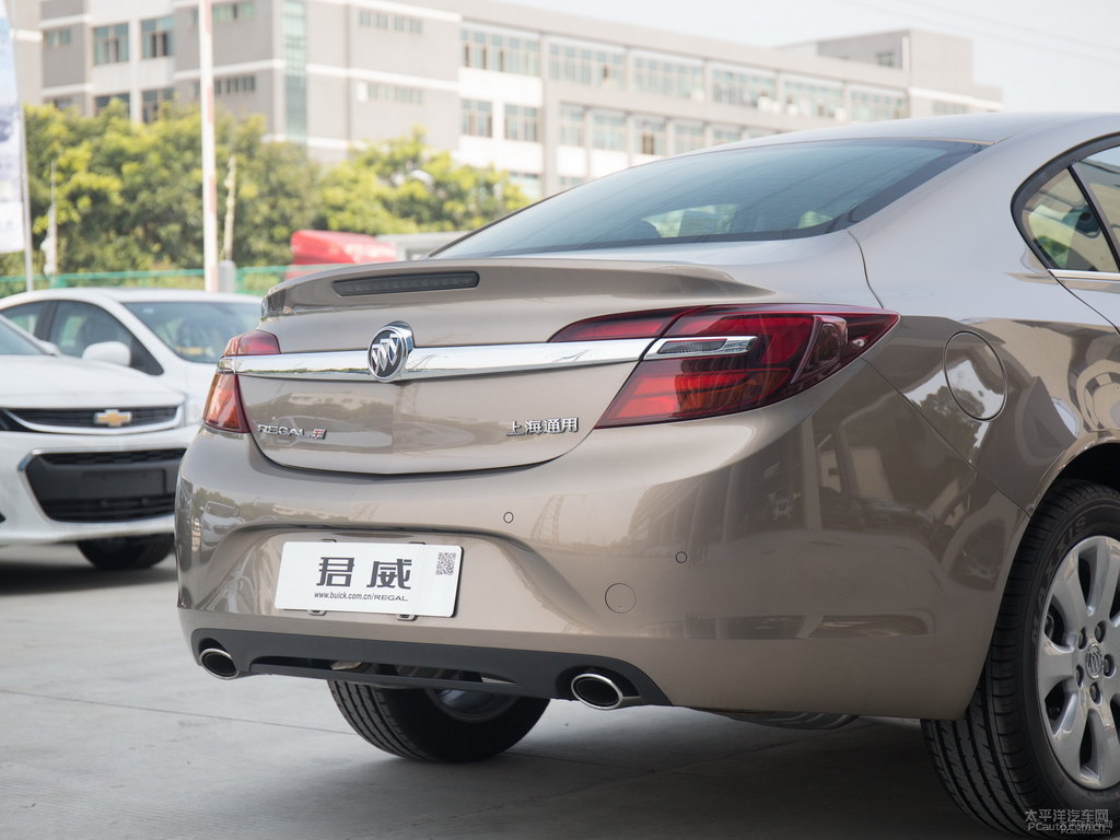 恒金君威車尾外觀圖片