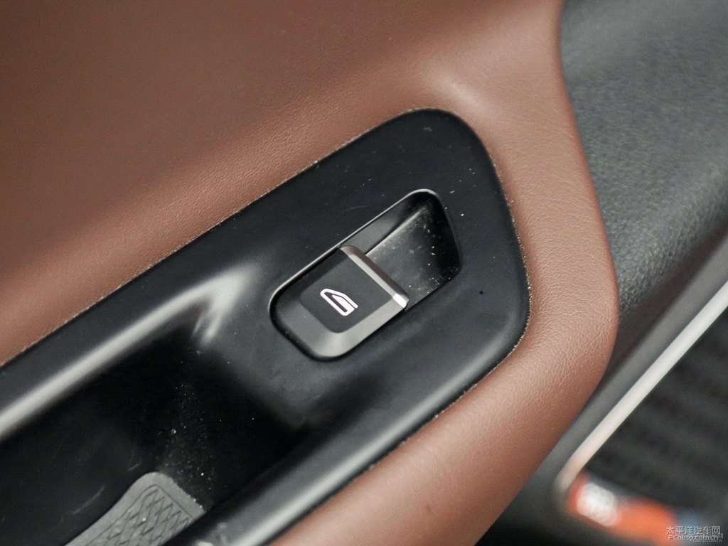 琉璃橙帝豪GS車廂內(nèi)飾圖片
