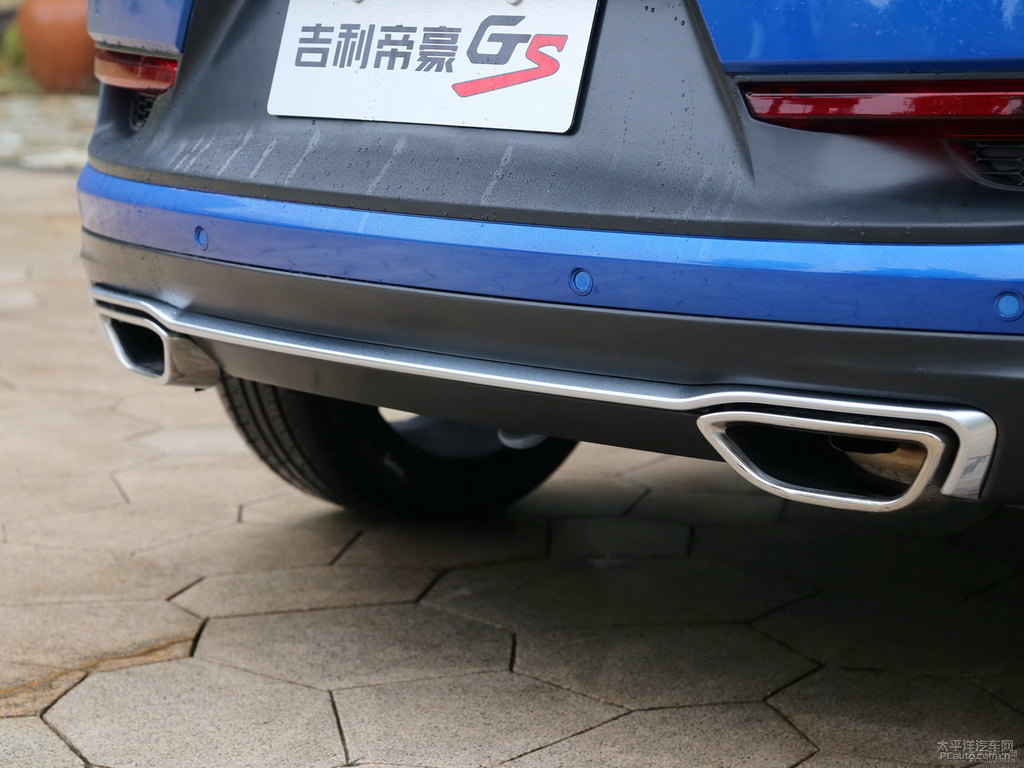 寶石藍帝豪GS車尾外觀圖片