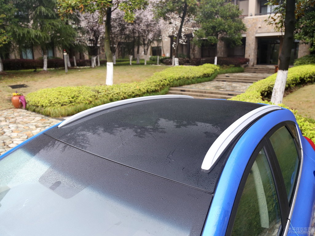 寶石藍(lán)帝豪GS車身外觀圖片