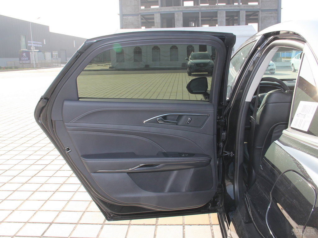 瑪瑙黑金牛座車廂內飾圖片