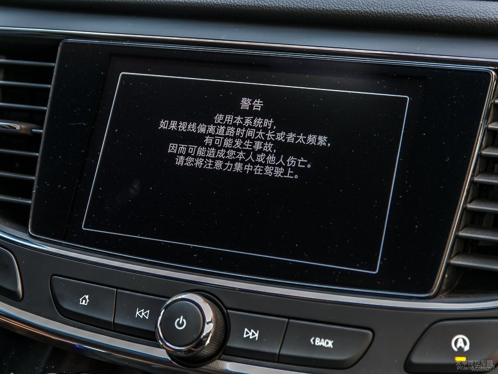 玄鐵灰君越中控內(nèi)飾圖片