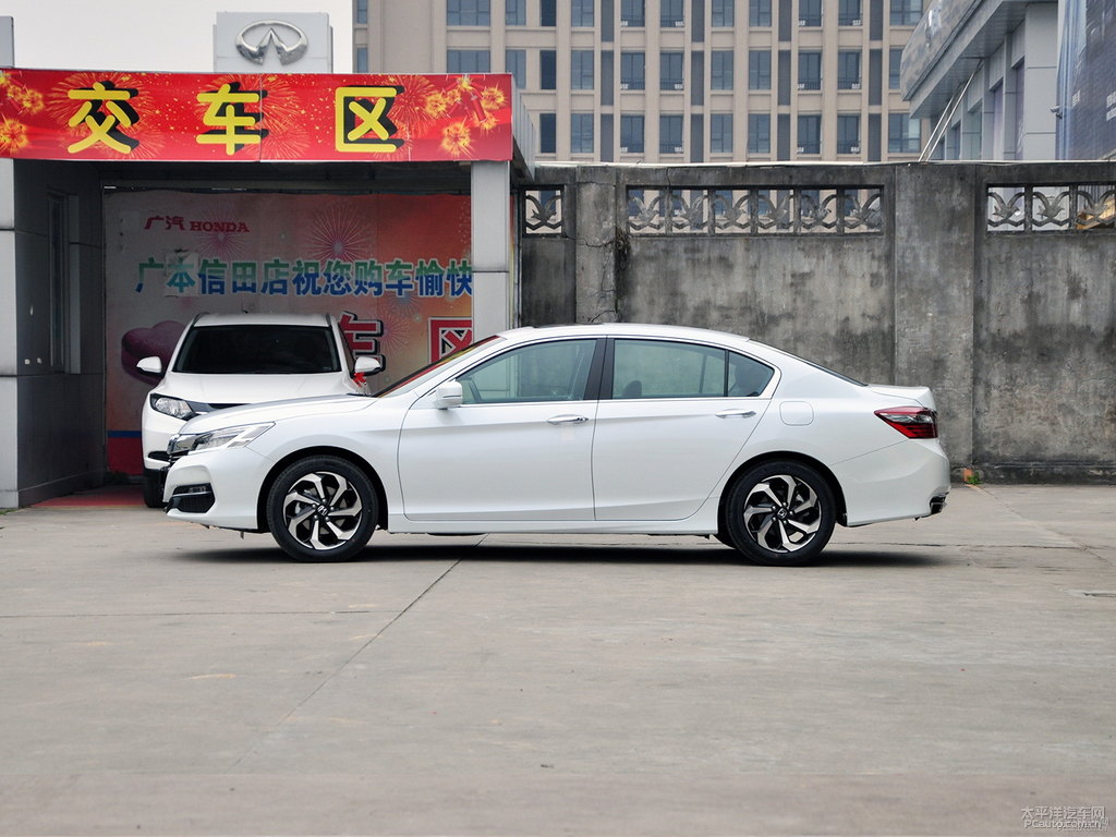珍珠白雅閣整車外觀外觀圖片