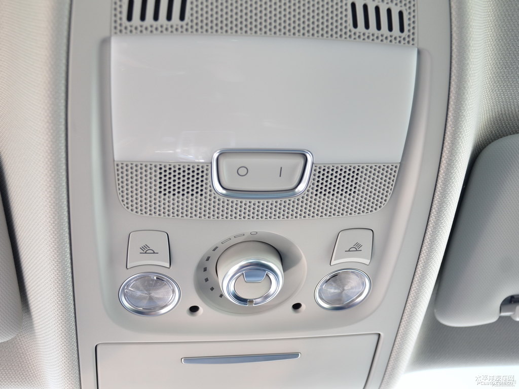 柚木棕奧迪A4L車廂內(nèi)飾圖片