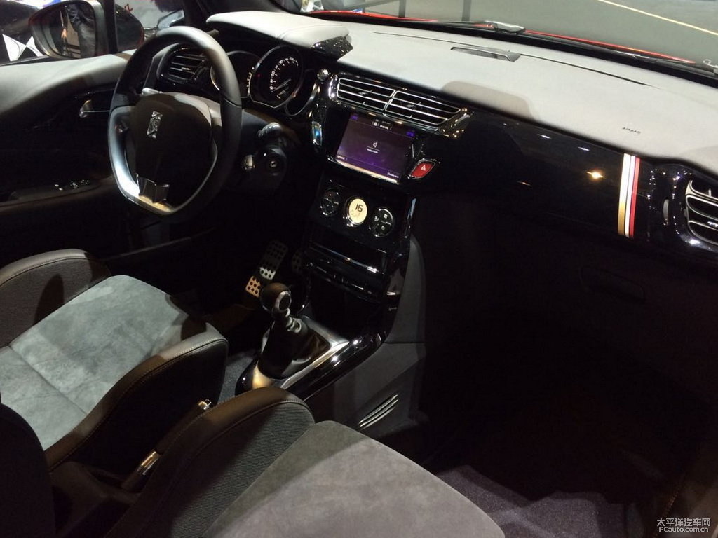 DS 3^DƬ