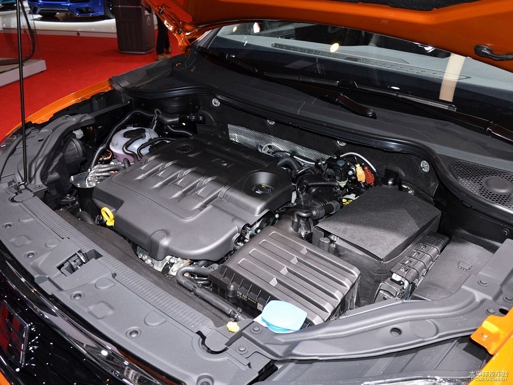 试驾丰田C-HR EV，20多万的丰田纯电动车开起来如何？_凤凰网视频_凤凰网