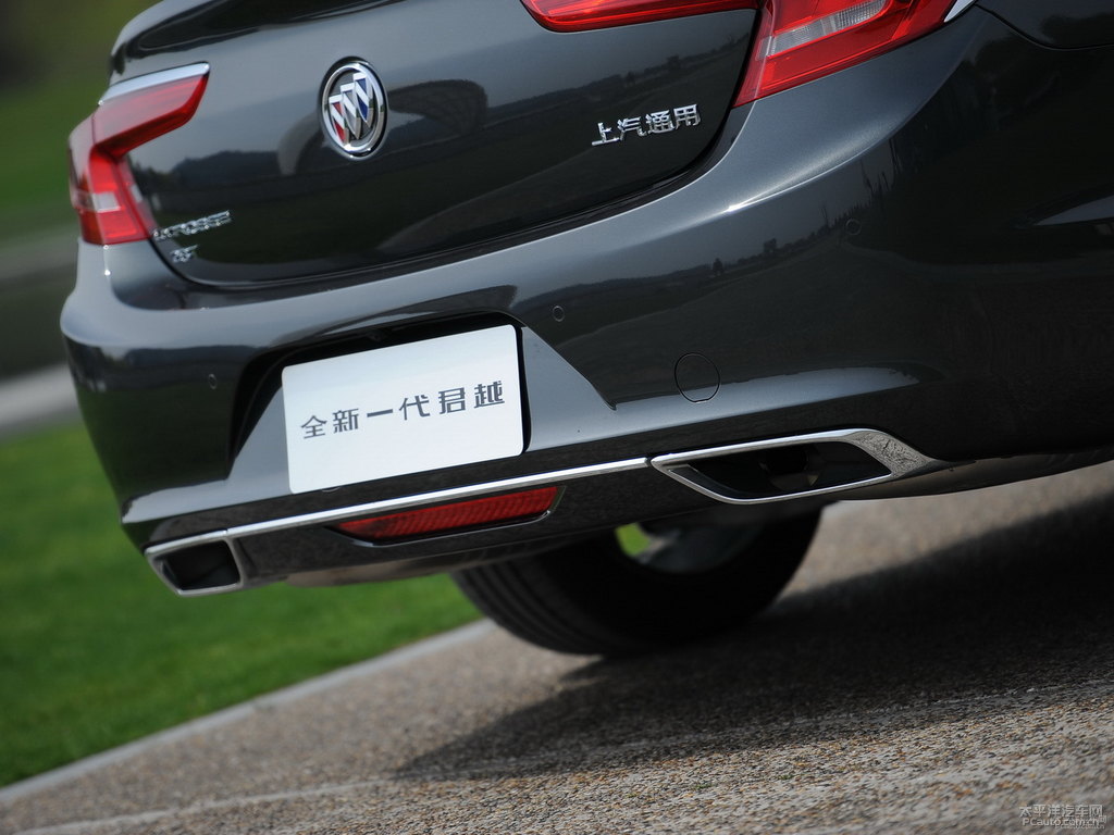 玄鐵灰君越車(chē)尾外觀圖片