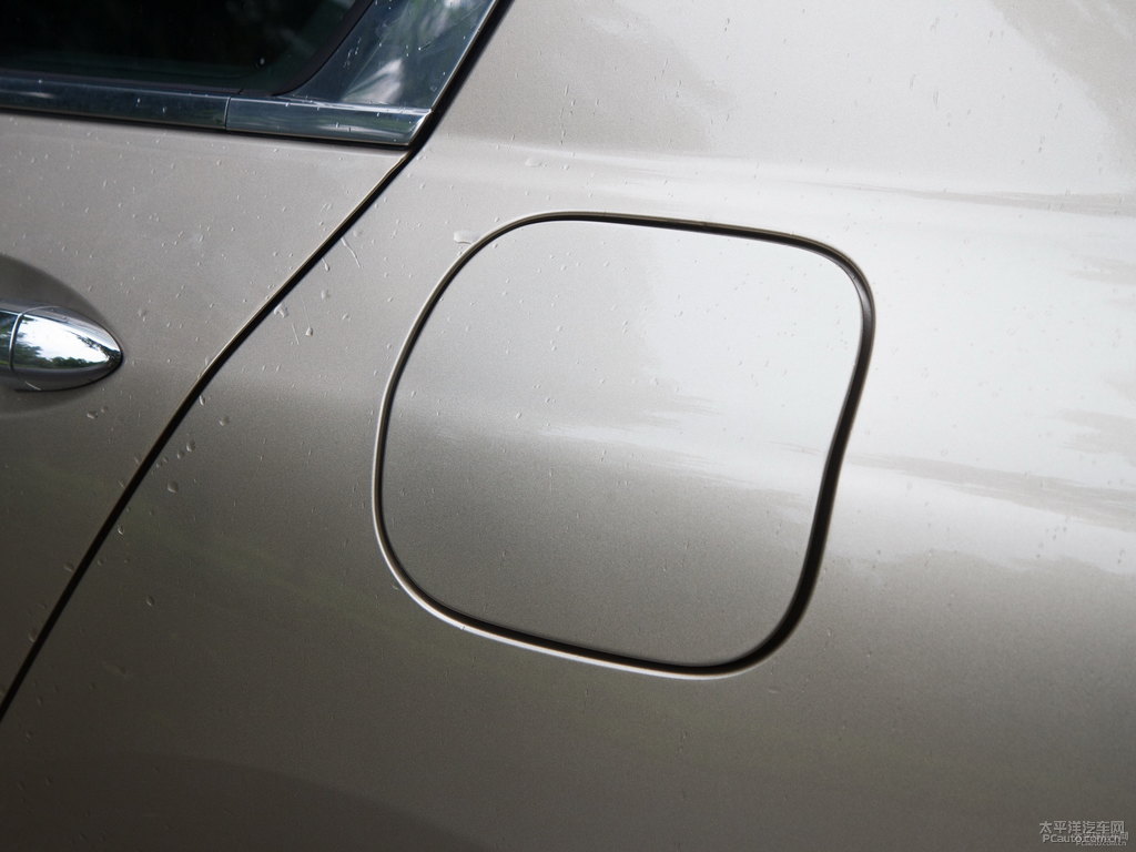 香檳雅金雅閣車(chē)身外觀(guān)圖片