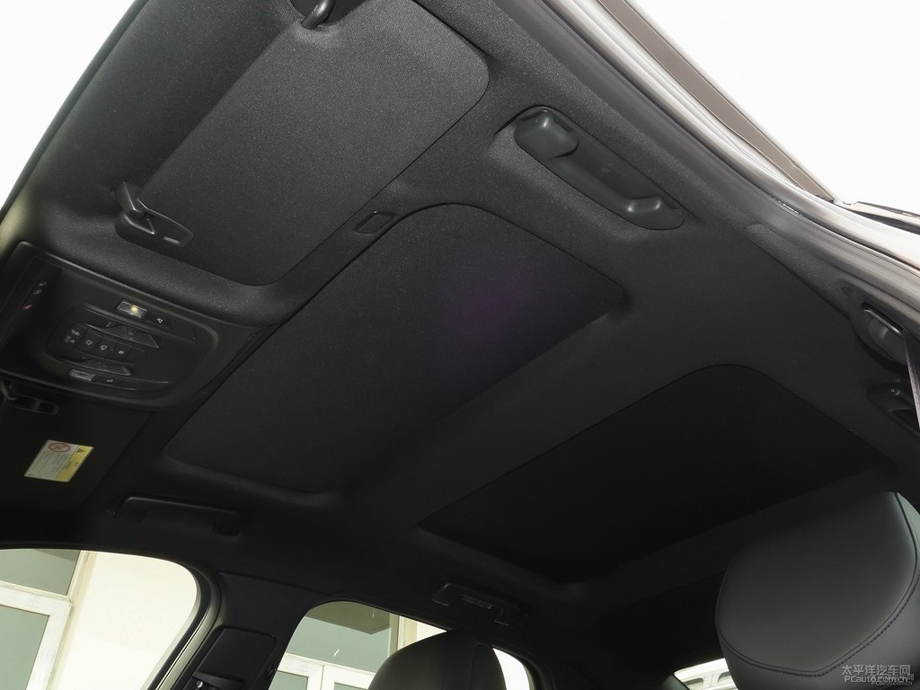 耀黑凱迪拉克CT6車廂內(nèi)飾圖片