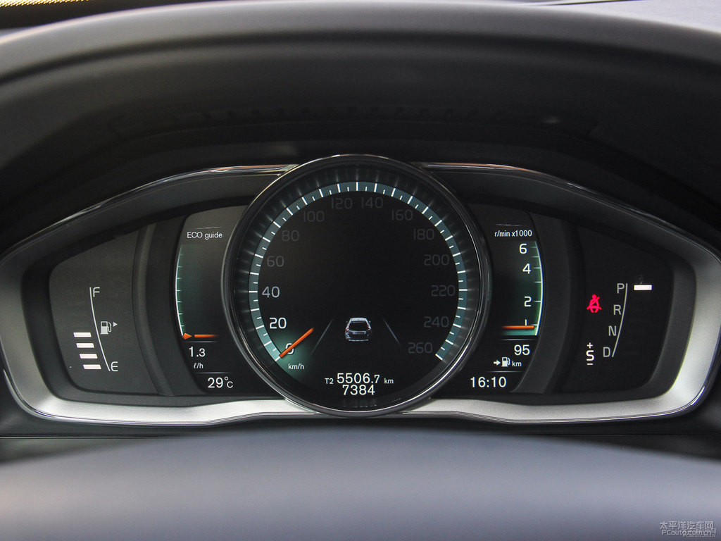 醇咖色沃爾沃XC60中控內(nèi)飾圖片