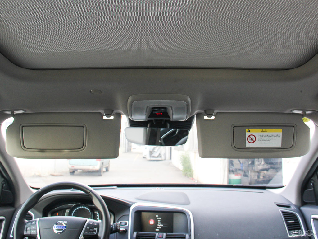 醇咖色沃爾沃XC60車廂內(nèi)飾圖片