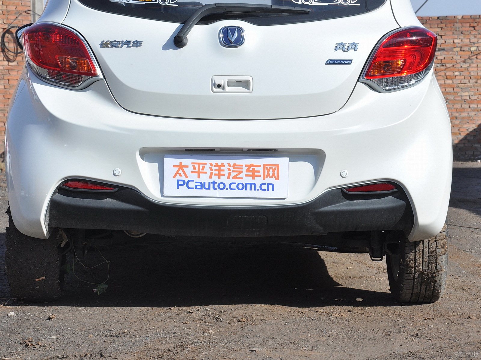 奔奔外觀高清大圖