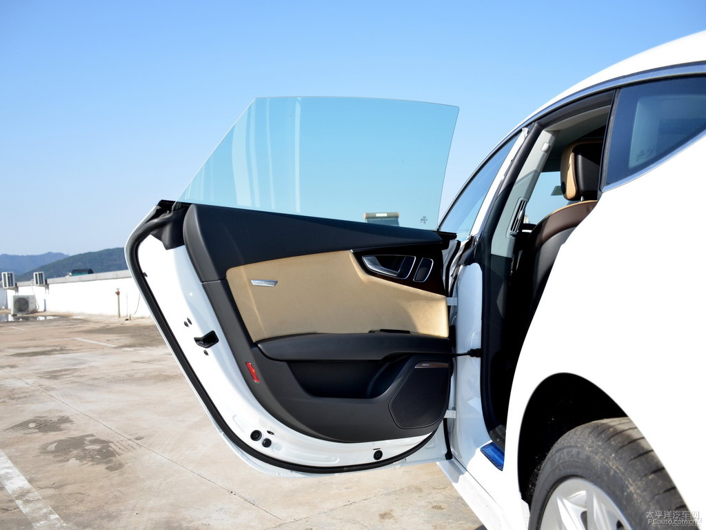 冰川白奧迪A7車廂內(nèi)飾圖片