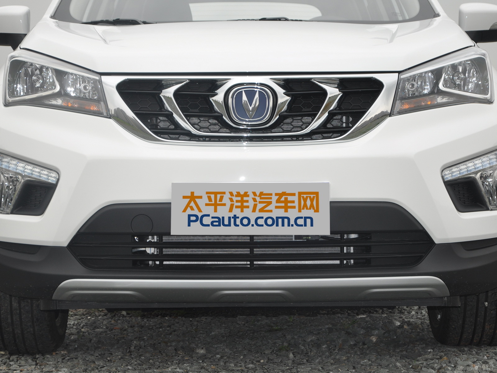 長(zhǎng)安CS15外觀高清大圖