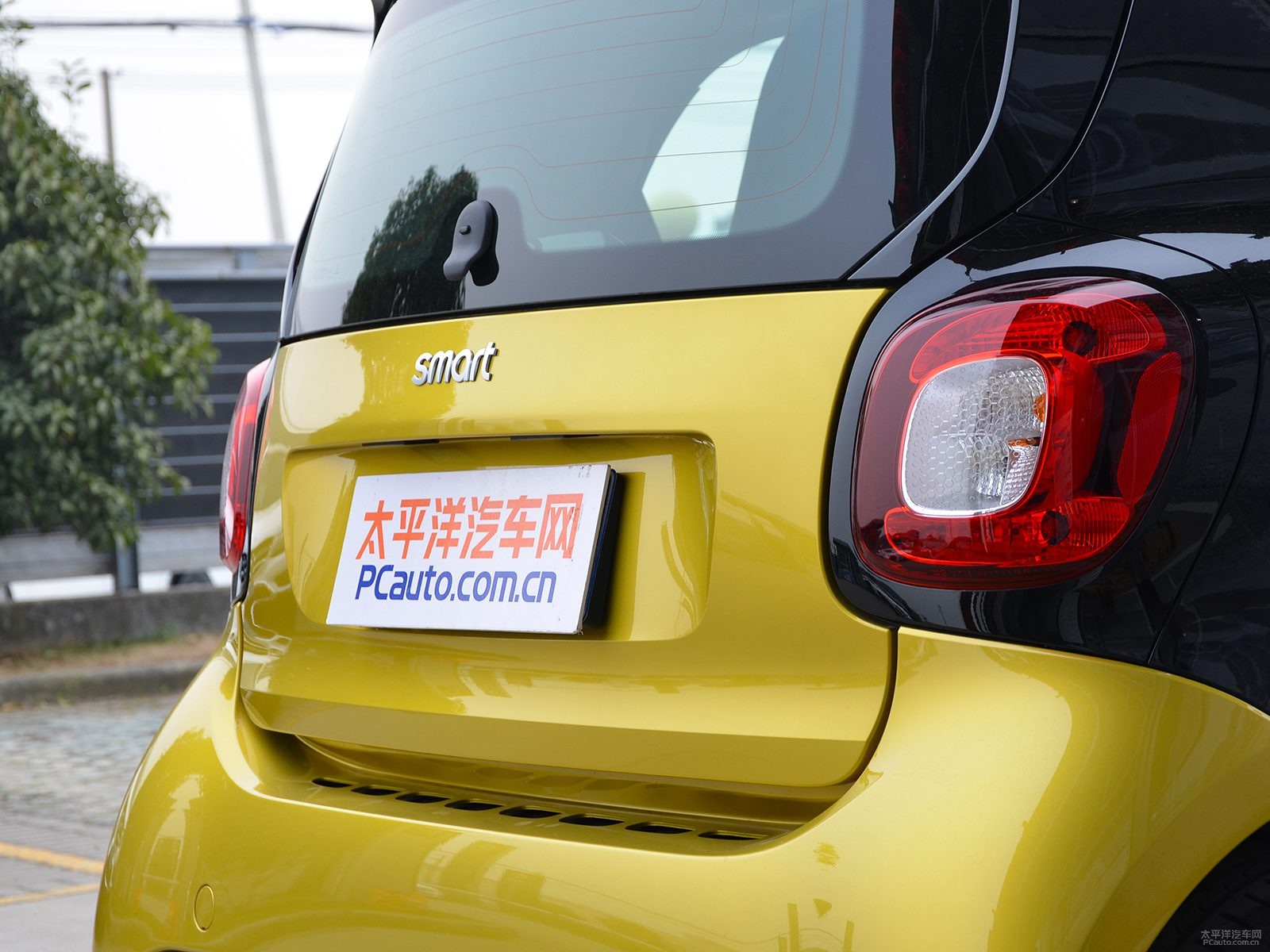 Ssmart fortwo܇β^DƬ