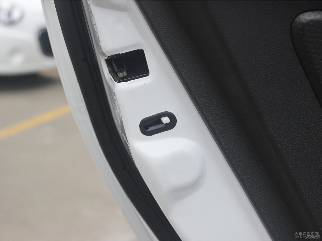 冰晶白遠景車廂內飾圖片