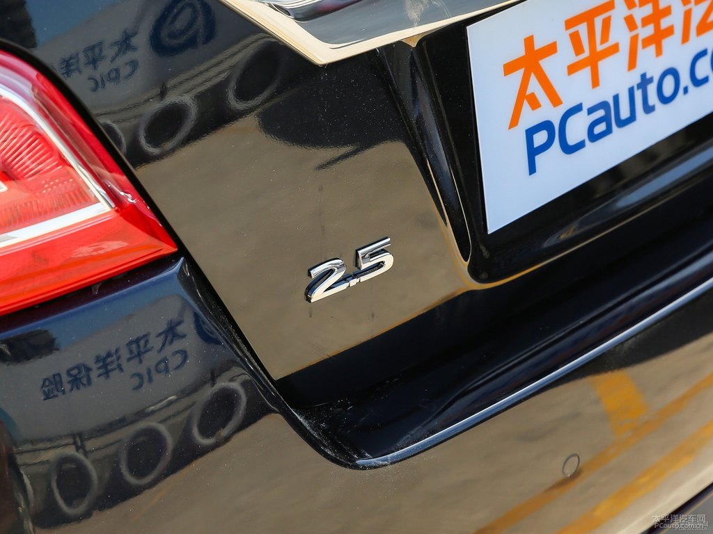 碧玉黑天籟車(chē)尾外觀圖片