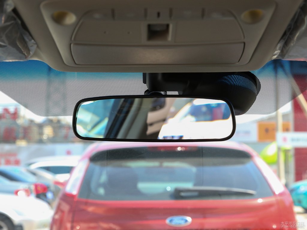 碧玉黑天籟車廂內(nèi)飾圖片