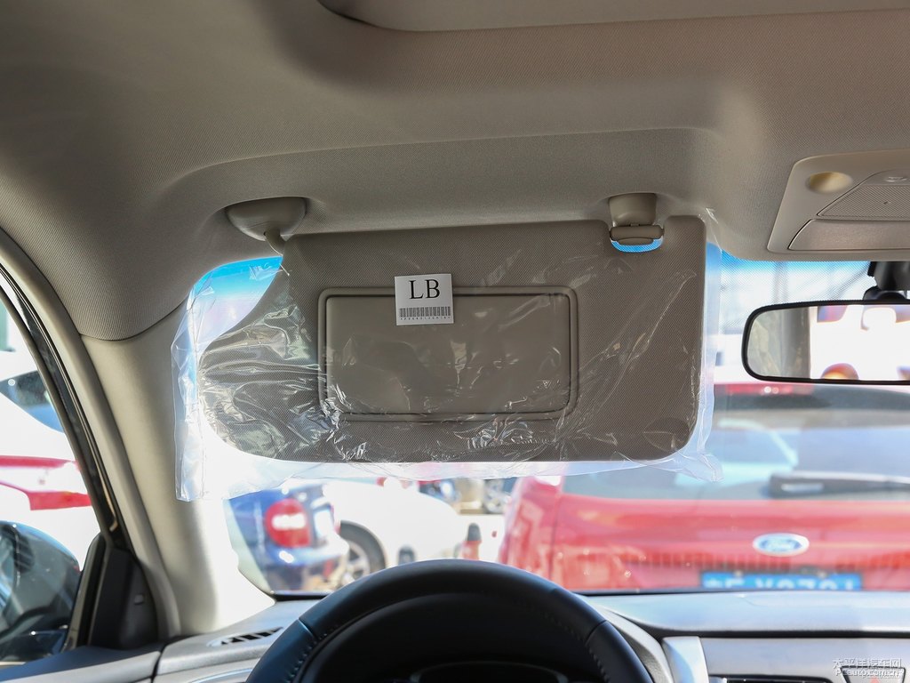 碧玉黑天籟車廂內(nèi)飾圖片