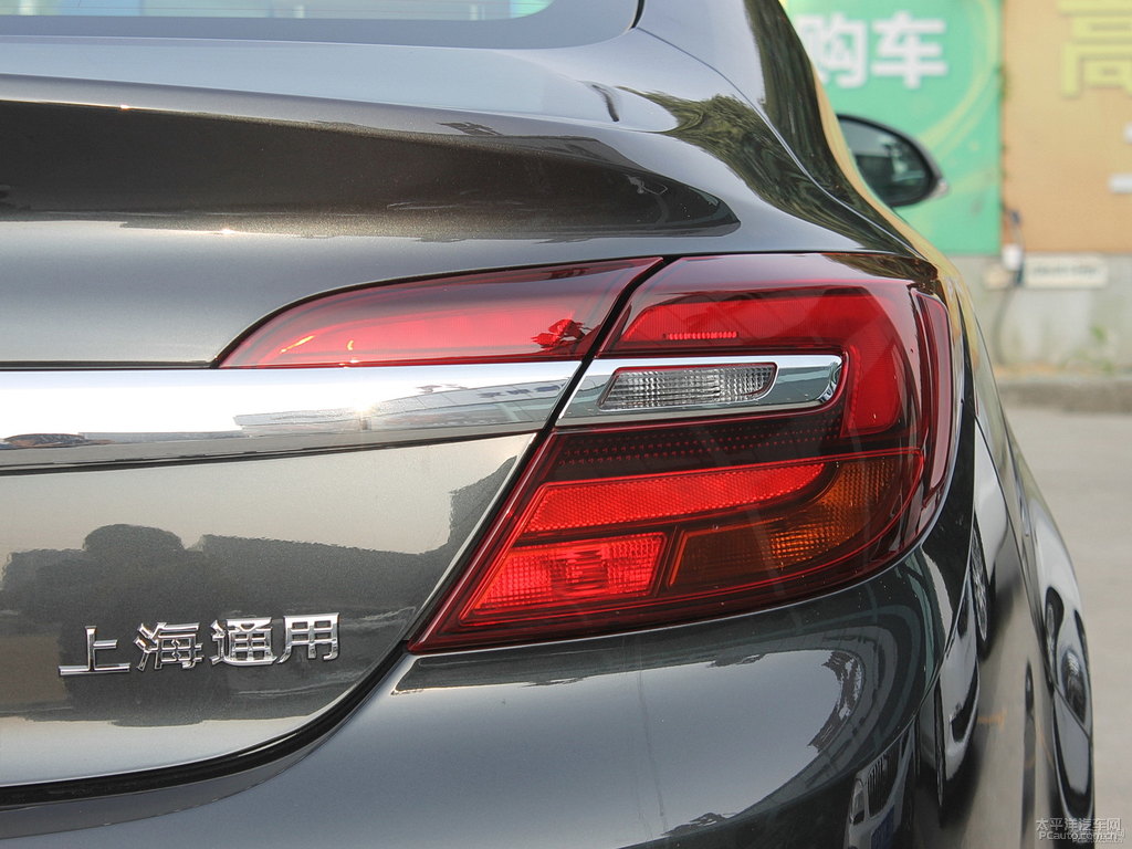 流銀君威車尾外觀圖片