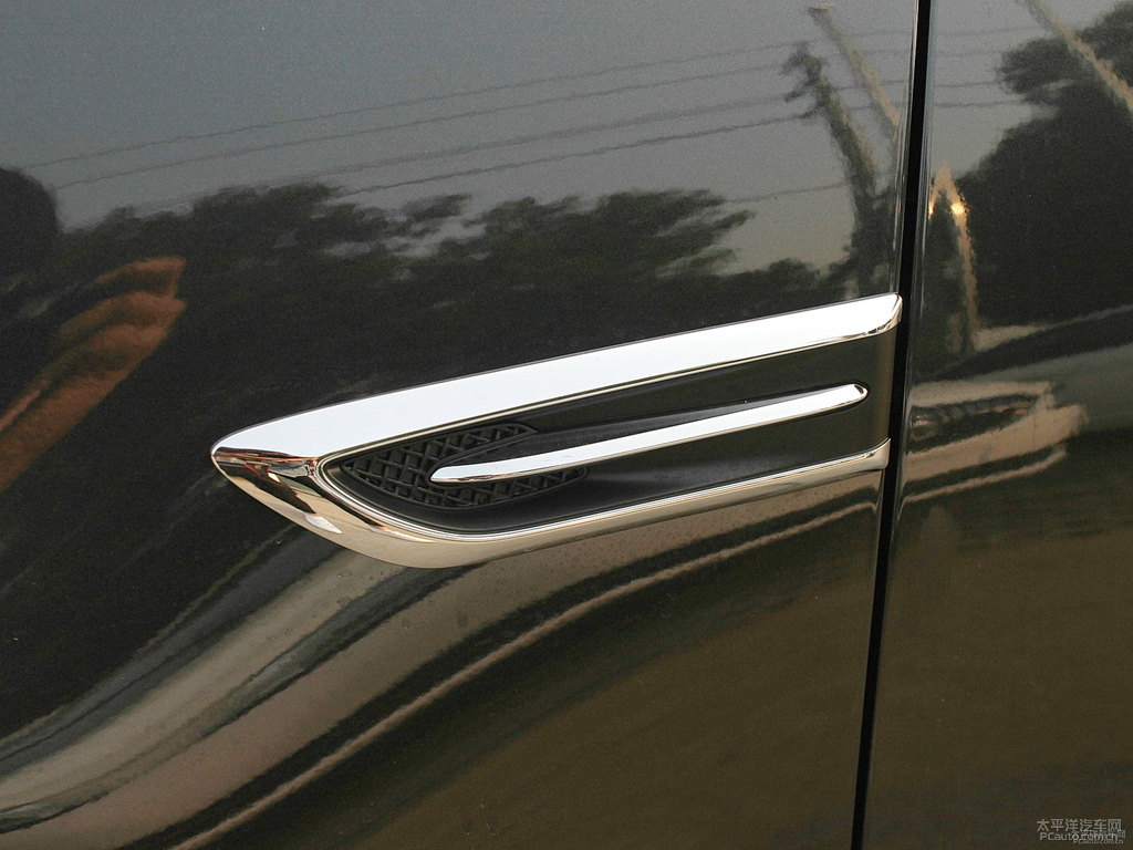 流銀君威車身外觀圖片
