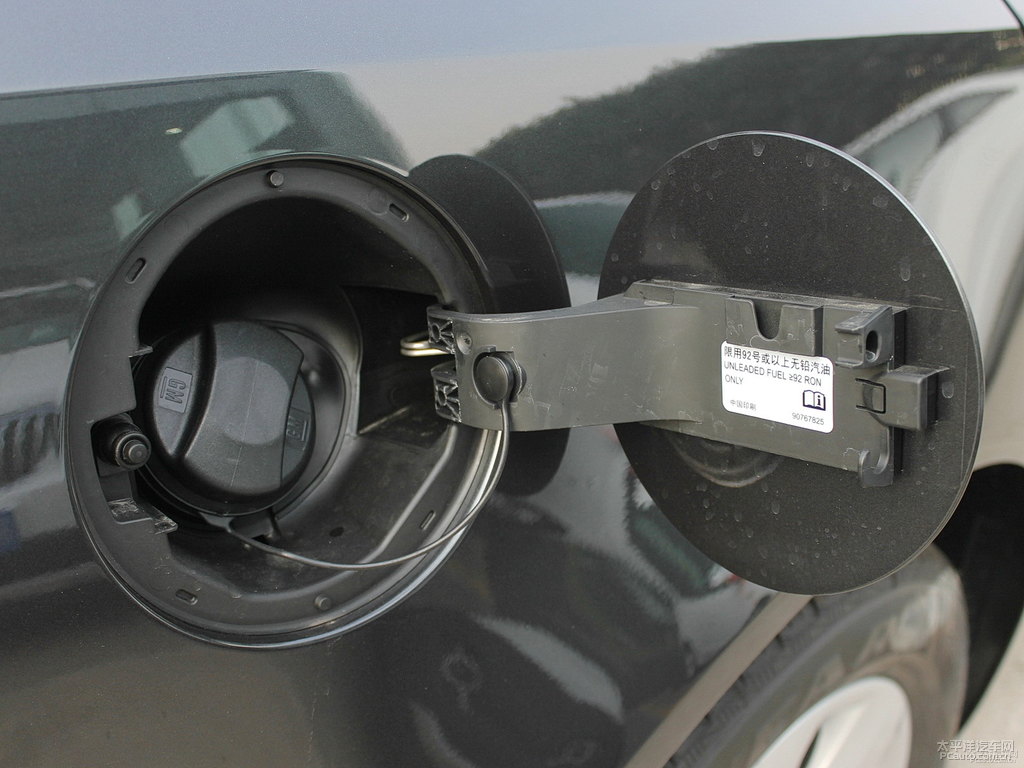 流銀君威車身外觀圖片
