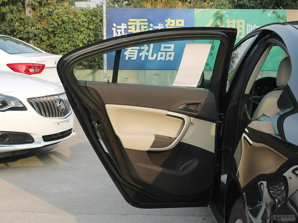 流銀君威車廂內(nèi)飾圖片