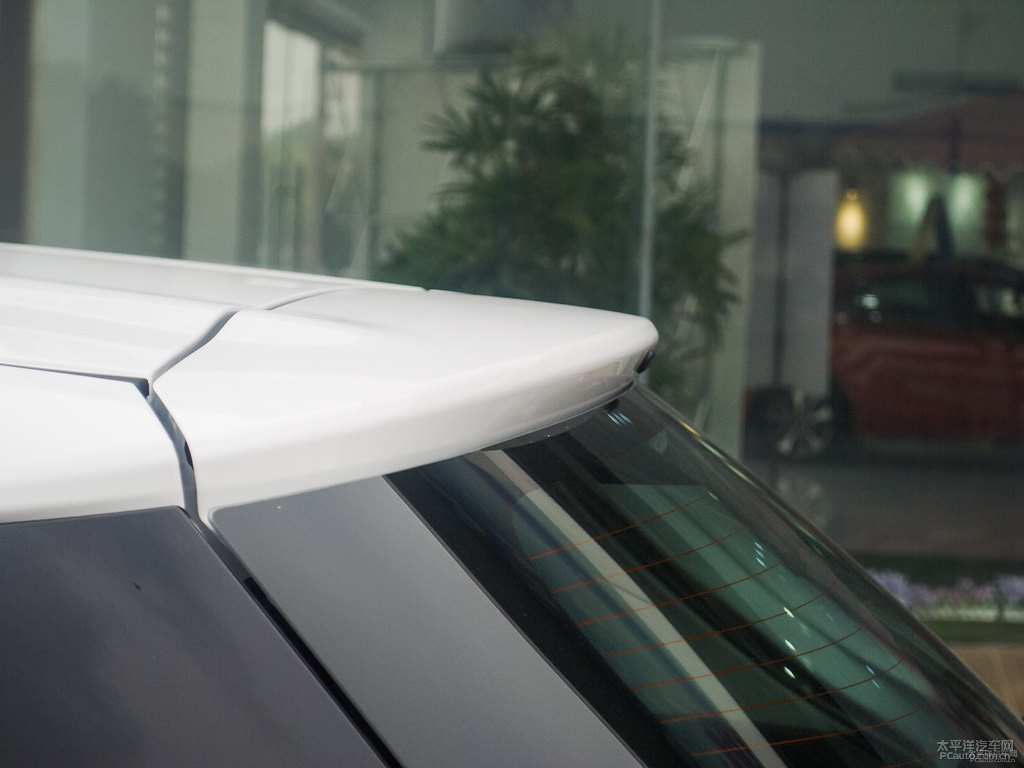 YARiS L 致炫車尾外觀圖片