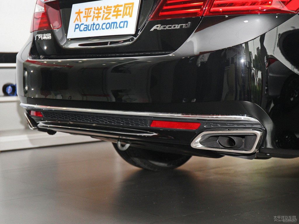 奧夫特黑雅閣車尾外觀圖片