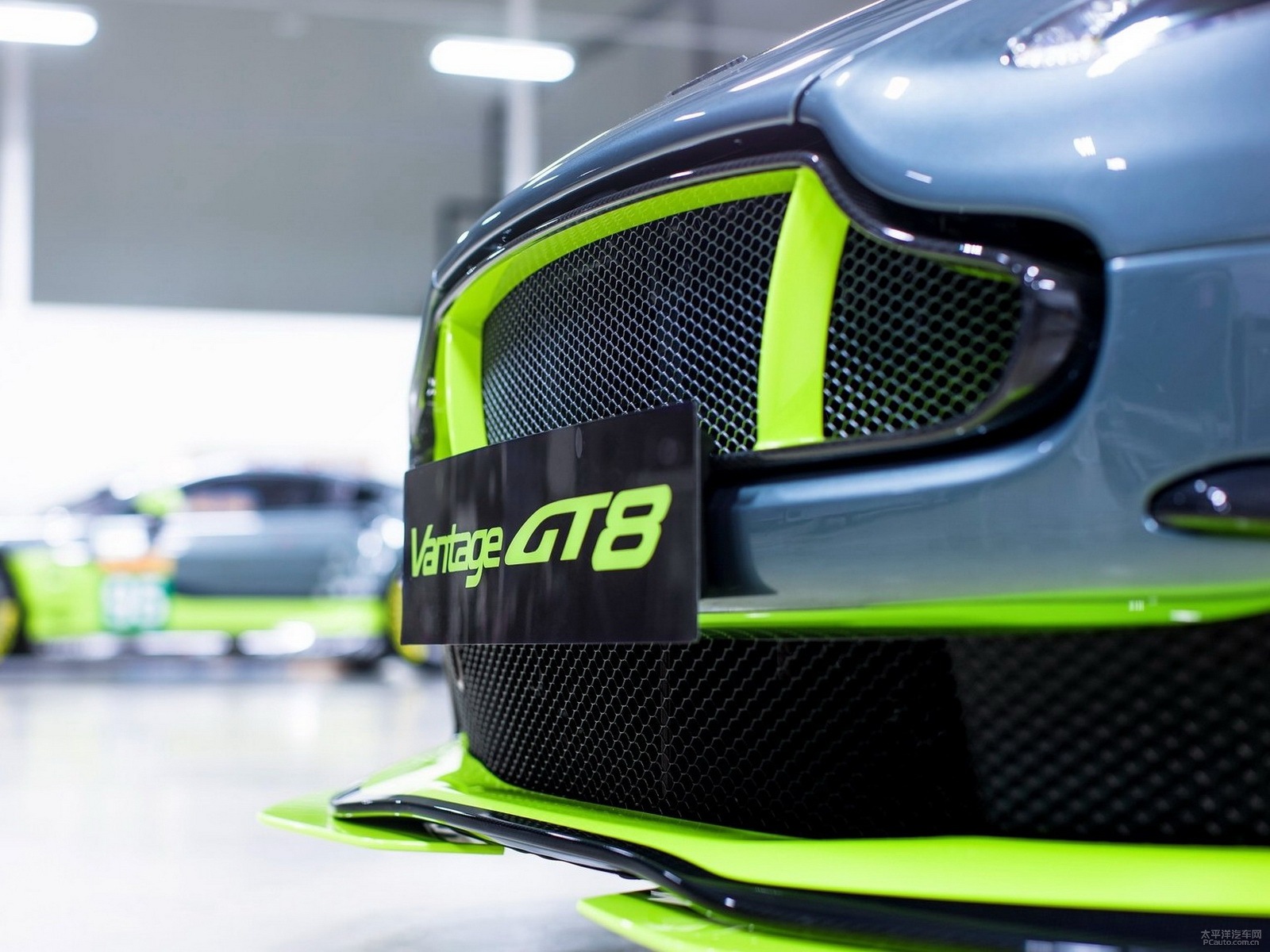 V8 Vantage外觀高清大圖