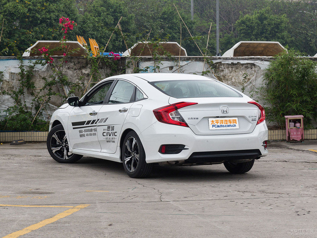 珍珠白思域整車外觀外觀圖片
